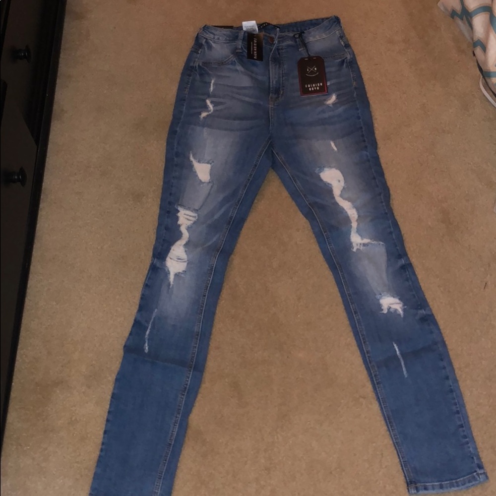 New Fashion Nova distresses jeans